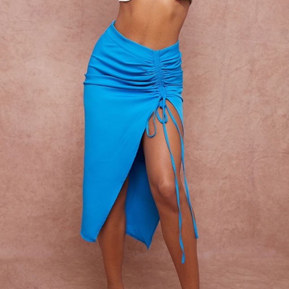 Pretty Little Thing Vibrant Blue Ruched Skirt